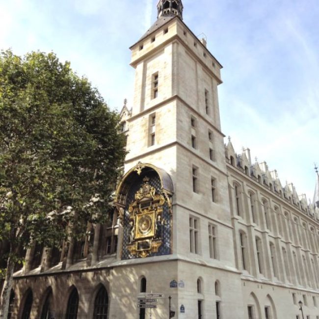 Lietuviškiausias simbolis Paryžiuje – Teisingumo rūmų laikrodžio VYTIS