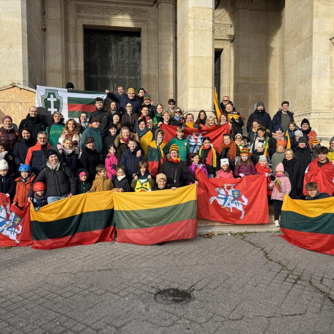 Simbolinis Sausio 13-osios bėgimas Paryžiuje